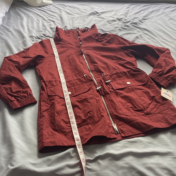 Levi’s Women Cinch Waist Wine Color Rain jacket, XS - Picture 7 of 9